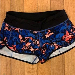 Lululemon size 6 running shorts